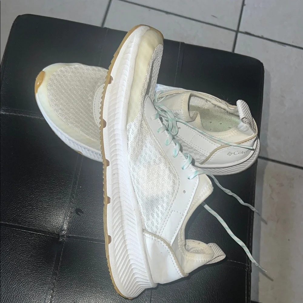 Columbia Mesh White Sneakers - Picture 3 of 3